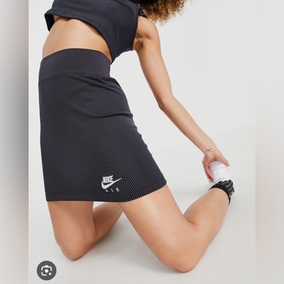 NIKE black ribbed skirt SIZE: XS - Picture 2 of 10